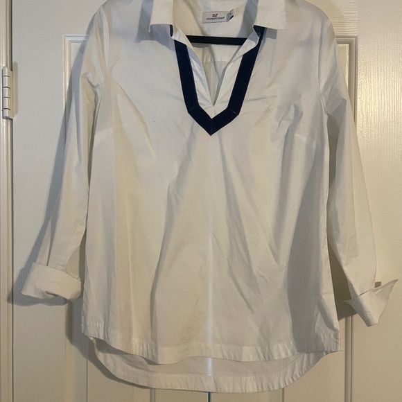 Vineyard Vines Tops - White Tunic w/ Blue Velvet Collar